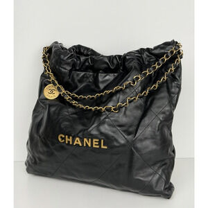 Chanel 22 Medium Handbag in Black Quilted Calfskin Leather NFC B2